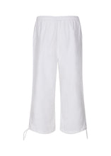 Load image into Gallery viewer, Cissie 1C Cotton Capris in White
