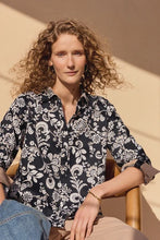 Load image into Gallery viewer, B&amp;W Margie Printed No Iron Stretch Blouse
