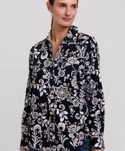 Load image into Gallery viewer, B&amp;W Margie Printed No Iron Stretch Blouse
