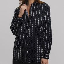 Load image into Gallery viewer, B&amp;W Boyfriend Dot Printed No Iron Blouse
