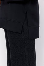 Load image into Gallery viewer, Banu 164 Black Crew Neck Sweater
