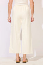 Load image into Gallery viewer, Pearl Pocket Crop Pant
