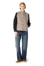 Load image into Gallery viewer, Beat01 Short Greige Quilted Button Front Vest
