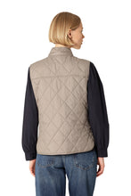 Load image into Gallery viewer, Beat01 Short Greige Quilted Button Front Vest
