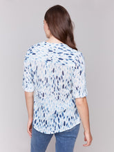 Load image into Gallery viewer, Blue Printed Cotton Gauze Half-Button Blouse
