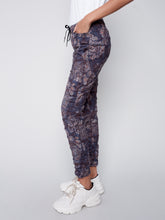 Load image into Gallery viewer, Paisley Printed Crinkle Jogger
