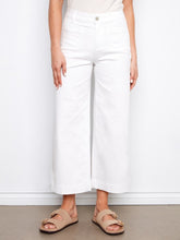Load image into Gallery viewer, White Cropped Patch Pocket Flare Twill Pants
