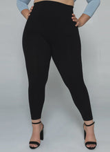 Load image into Gallery viewer, Bamboo High Waisted Capris
