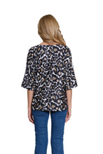 Load image into Gallery viewer, Animal Printed Slub Knit Knot Front Top
