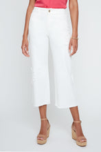 Load image into Gallery viewer, RR- White floral Applique Jeans
