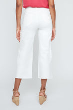 Load image into Gallery viewer, RR- White floral Applique Jeans
