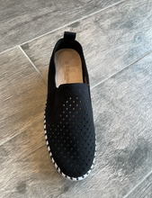 Load image into Gallery viewer, Black Tulip C1002 Slip On Shoe
