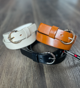 Leather Belt With Shiny Round Buckle