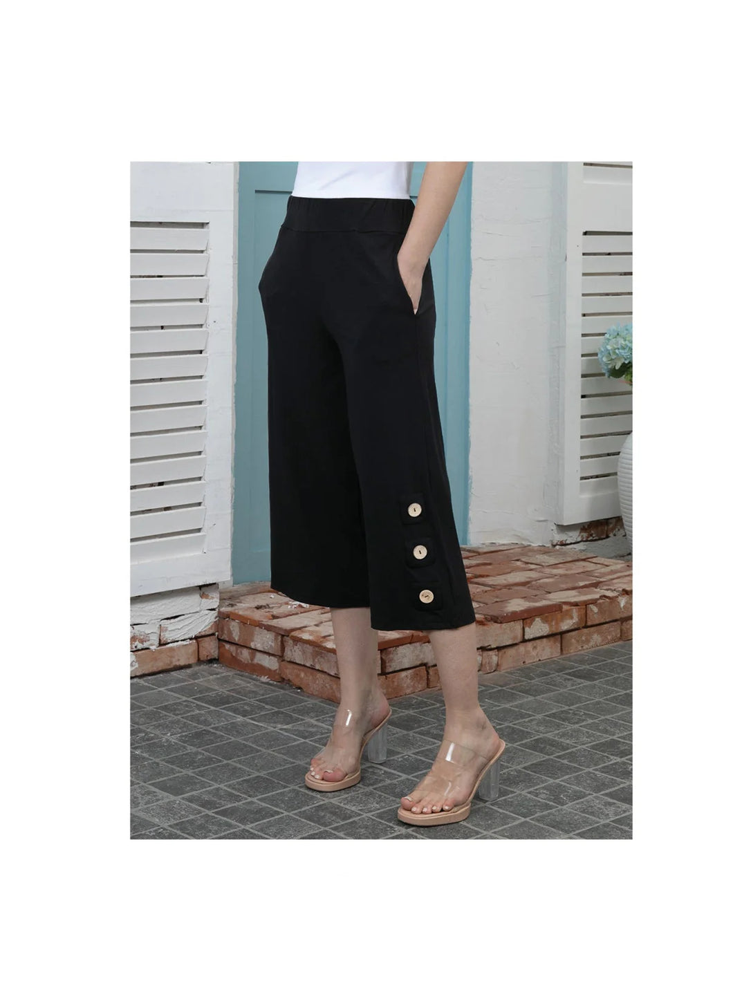 Bamboo Gaucho With Coconut Button Detail