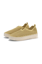 Load image into Gallery viewer, Citronella Tulip 3373 Platform Slip On Shoe
