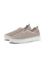 Load image into Gallery viewer, Atmosphere Tulip 3373 Platform Slip On Shoe
