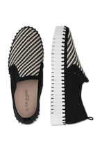 Load image into Gallery viewer, IJ- Black &amp; White Printed Tulip 3876 Platform Slip On Shoe
