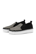 Load image into Gallery viewer, IJ- Black &amp; White Printed Tulip 3876 Platform Slip On Shoe
