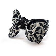 Load image into Gallery viewer, Leopard Print Bow Headband
