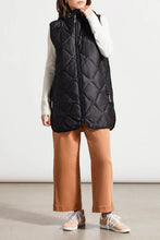 Load image into Gallery viewer, Black Reversible Hooded Puffer Vest
