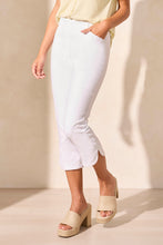 Load image into Gallery viewer, White Pull On Flatten It Capris
