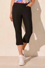 Load image into Gallery viewer, Black Pull On Flatten It Capris
