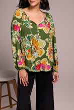 Load image into Gallery viewer, Chive Printed Blouse
