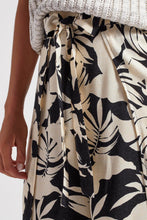 Load image into Gallery viewer, Wailea Printed Coverup Pant
