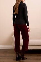 Load image into Gallery viewer, Black Long Sleeve Turtle Neck

