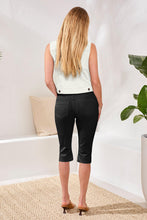 Load image into Gallery viewer, Black Audrey Pull On Pedal Pusher

