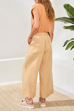 Load image into Gallery viewer, Croissant Patch Pocket Wide Leg Crop Pant
