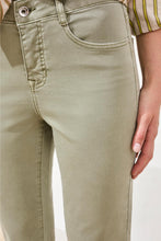 Load image into Gallery viewer, Cactus Clay Sophia Straight Ankle Jeans
