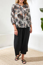 Load image into Gallery viewer, B&amp;W Printed Full Button Blouse
