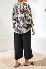 Load image into Gallery viewer, B&amp;W Printed Full Button Blouse
