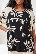 Load image into Gallery viewer, Onyx Printed Top W Side Ruching
