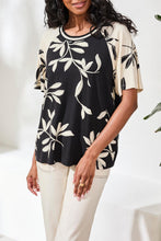 Load image into Gallery viewer, Onyx Printed Top W Side Ruching
