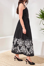Load image into Gallery viewer, Long Black Cotton Dress With Floral Embroidery
