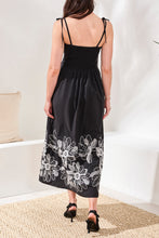 Load image into Gallery viewer, Long Black Cotton Dress With Floral Embroidery
