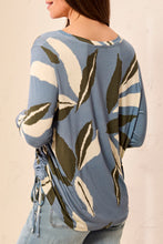 Load image into Gallery viewer, Blue Fog Printed Long Sleeve W Ruching
