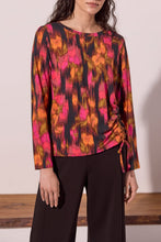 Load image into Gallery viewer, Cedar Printed Long Sleeve W Ruching
