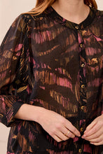 Load image into Gallery viewer, Black Printed Dolman Blouse

