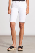 Load image into Gallery viewer, White 5 Pocket Bermuda Short With Slit
