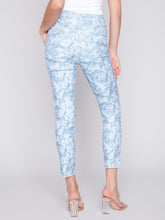 Load image into Gallery viewer, Blue Rose Printed Pant
