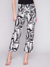 Load image into Gallery viewer, Breeze Printed Cropped Linen Blend Pants
