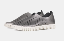 Load image into Gallery viewer, Gunmetal Tulip 3576 Slip On Shoe
