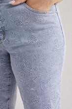 Load image into Gallery viewer, Size Inclusive Blue Glow Embroidered Crop Jean
