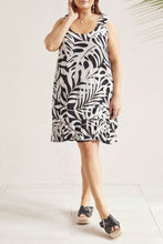 Load image into Gallery viewer, French Oak/Black Printed Reversible Dress
