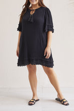 Load image into Gallery viewer, Size Inclusive Black Lined Flowy Dress
